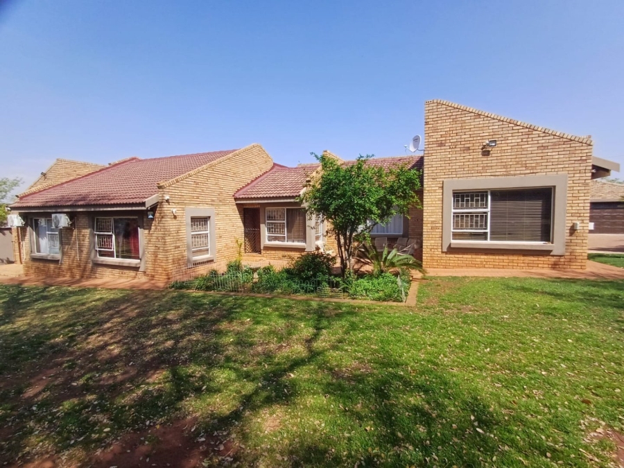 4 Bedroom Property for Sale in Doringkruin North West